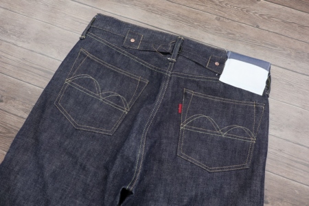 お客様オリジナルの革パッチを付けて